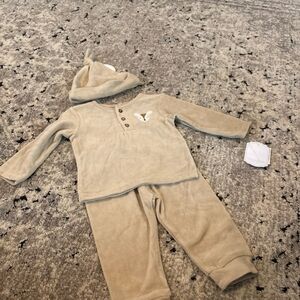 Adorable Tan Baby Outfit with Fox Design